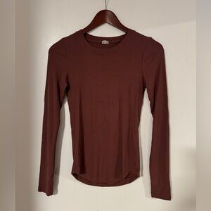 Wilfred Free go-to longsleeve Stretchy ribbed crewneck Size S in Pink